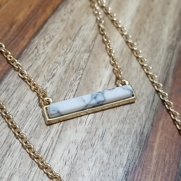 Triple Layered Bar Necklace Gold & White Howlite - Picture 3 of 5